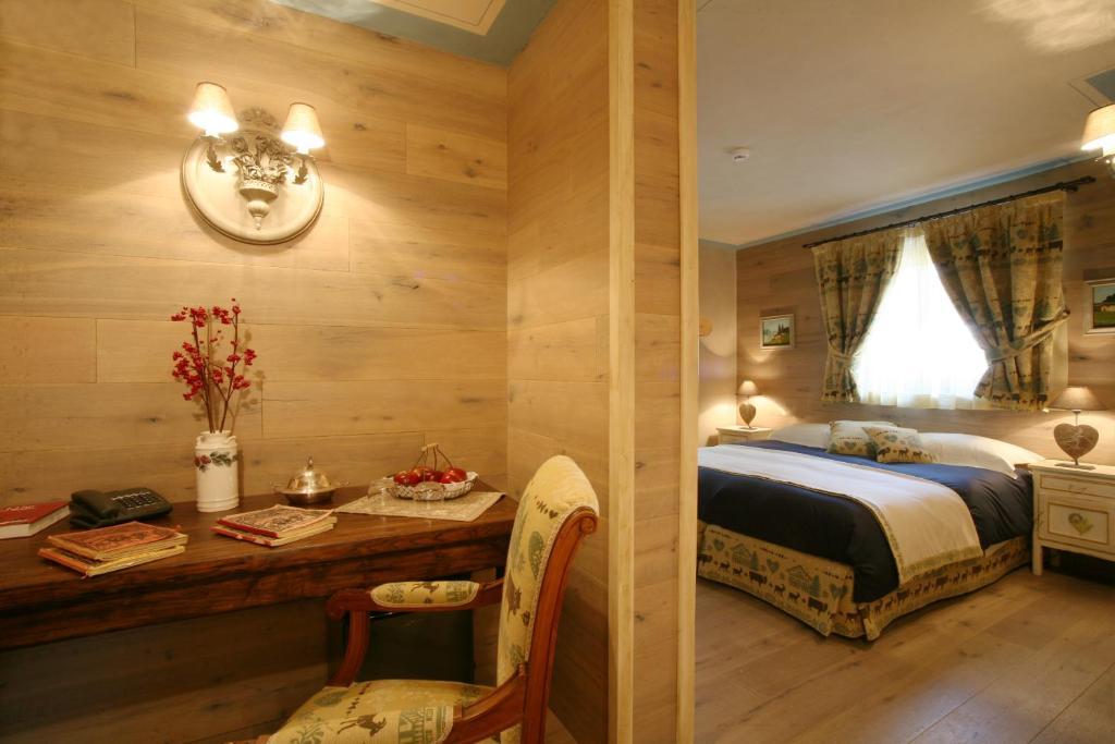 Hotel Letterario Locanda Collomb La Thuile Rum bild