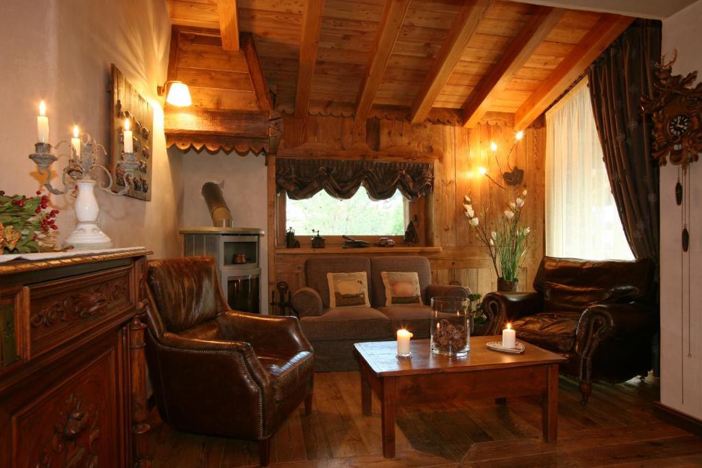 Hotel Letterario Locanda Collomb La Thuile Exteriör bild